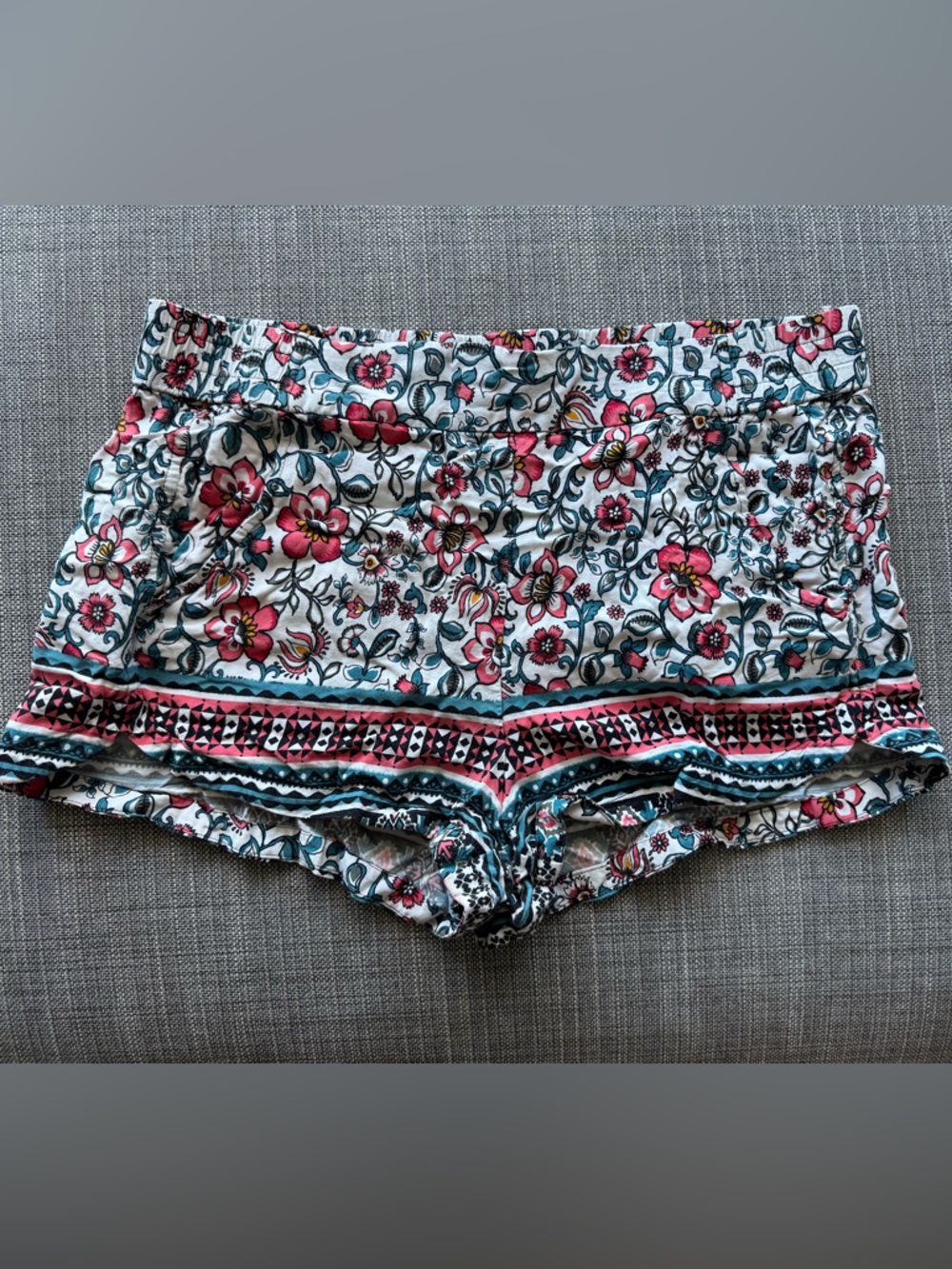 Floral Print Elastic Waist Shorts - Pink & Teal